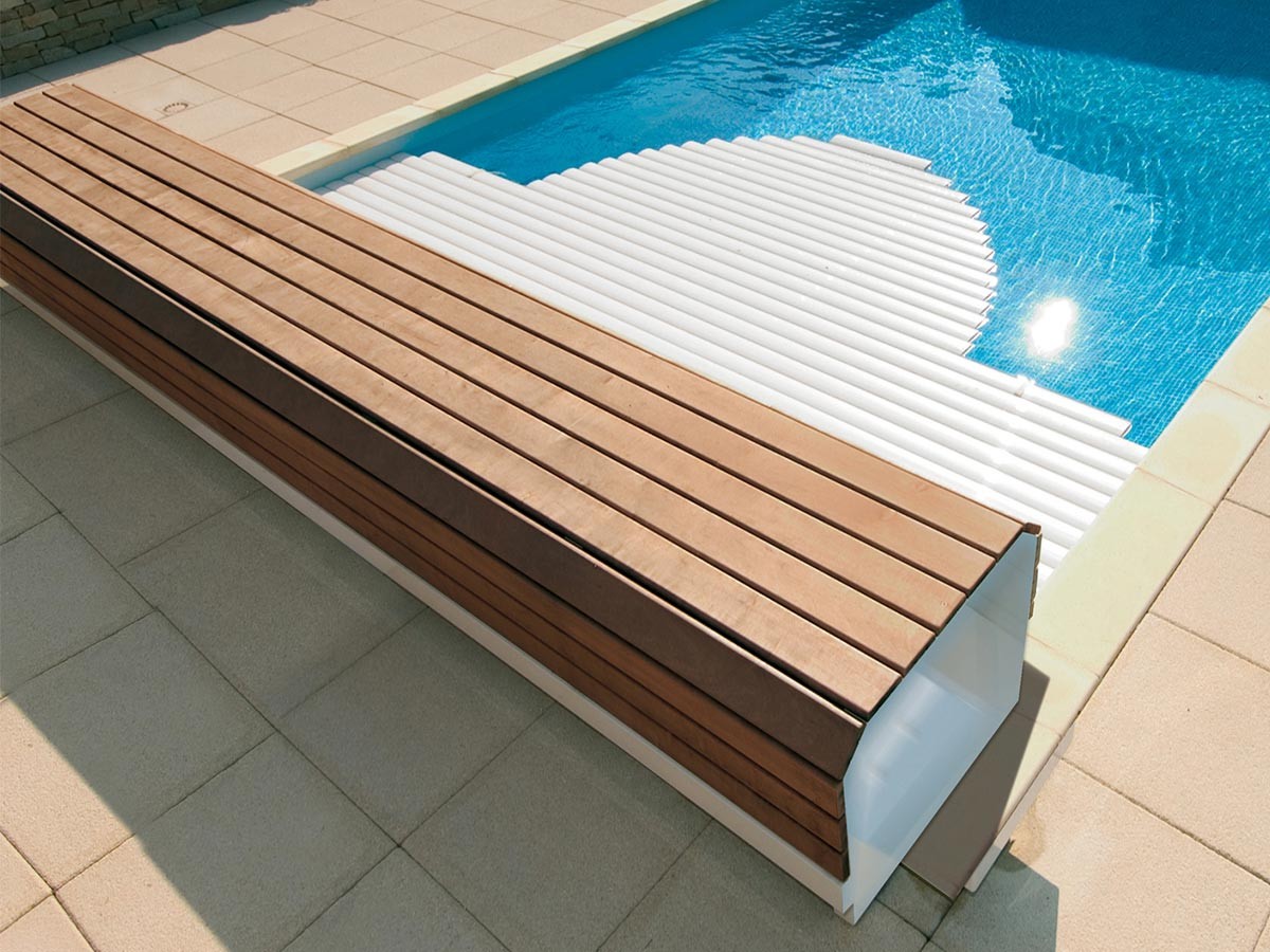 volet-piscine-automatique-hors-sol-abriblue-banc-classic volet-piscine-automatique-hors-sol-abriblue-banc-classic